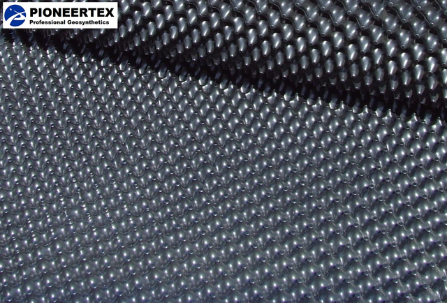 Hoja de drenaje de PVC con cúspides de doble cara de 25 mm para impermeabilización de paredes verticales y jardín en la azotea