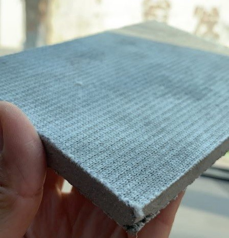 Lona impregnada de hormigón Flexbile con respaldo de geomembrana de HDPE para protección de taludes 