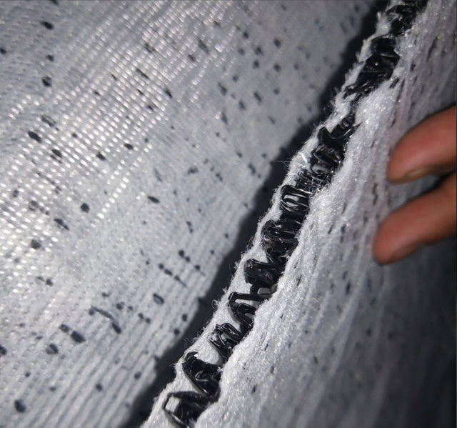 Hoja de drenaje geocompuesto de núcleo de drenaje en forma de W para base de césped artificial de campo de deportes