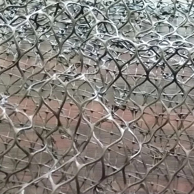 Geomat 3D 100% HDPE para control de erosión de pendientes y establecimiento de vegetación EM2,EM3,EM4,EM5