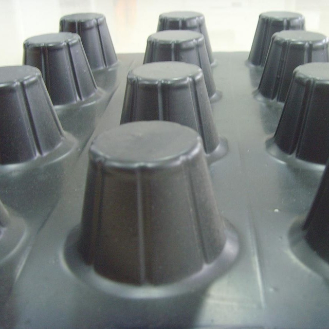 Tablero de drenaje de cúspide de un solo lado de HDPE / PVC / HIPS